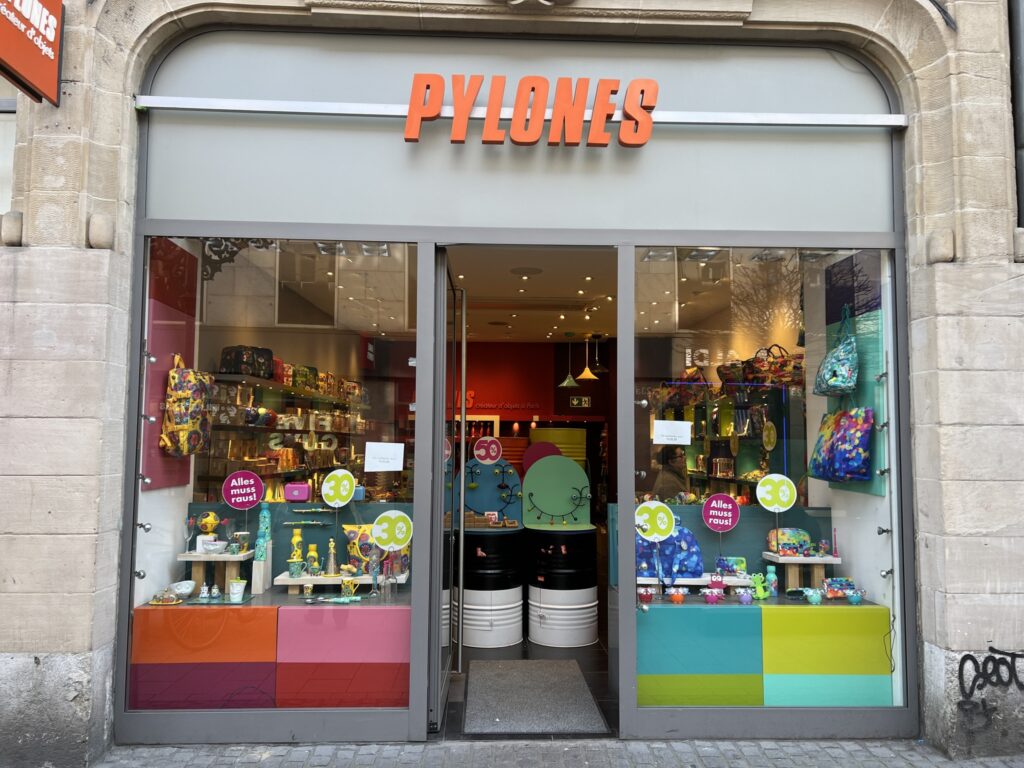 Französische Kette Pylones schließt Filiale in Düsseldorf: Kritik an Stadtentwicklung