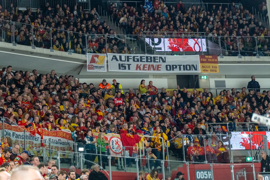 DEG stellt Sportdirektor Niki Mondt frei – Trainer-Duo verlässt den Club