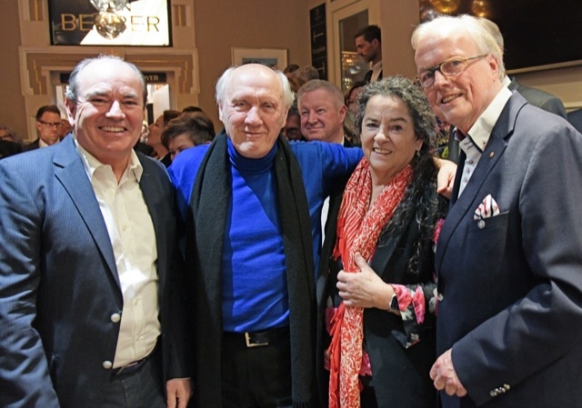 Düsseldorfer Netzwerker und UNICEF-Botschafter Heribert Klein ehrt Hermann van Veen zum 80. Geburtstag