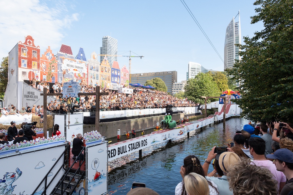 Red Bull Sattelfest 2025: Ein spektakuläres Tandem-Rennen auf dem Wasser