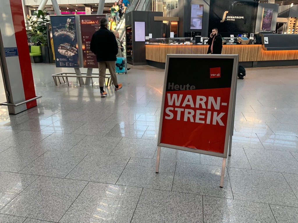 Flug- und Nahverkehr in Düsseldorf durch Streiks stark eingeschränkt