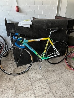 Polizei entdeckt mutmaßlich gestohlene Fahrräder – Eigentümer gesucht