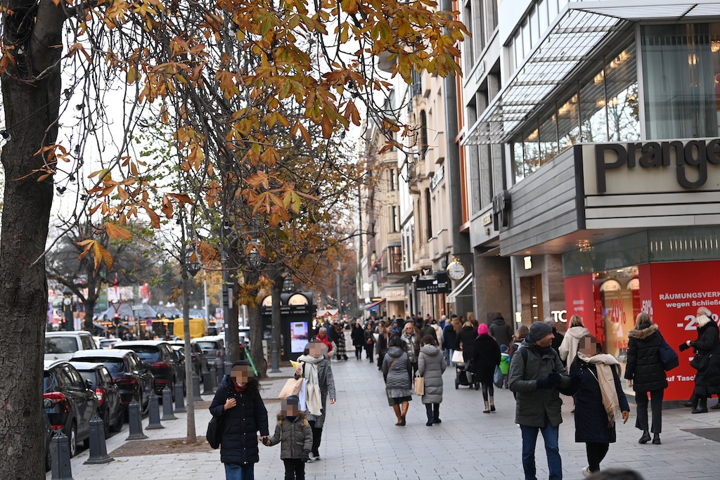 Versuchter Raubüberfall auf Juwelier – Polizei fahndet nach flüchtigen Tätern