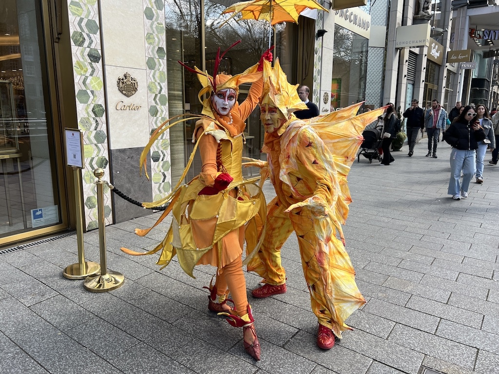 Frühlingshafte Hommage an die japanische Kultur  Kirschblütenzauber, Origamikunst & Glücksdrachen im Sevens