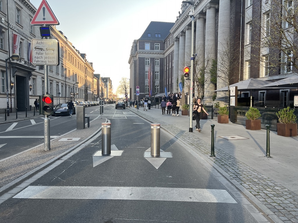 Neue Hubpolleranlage an der Mühlenstraße offiziell in Betrieb genommen