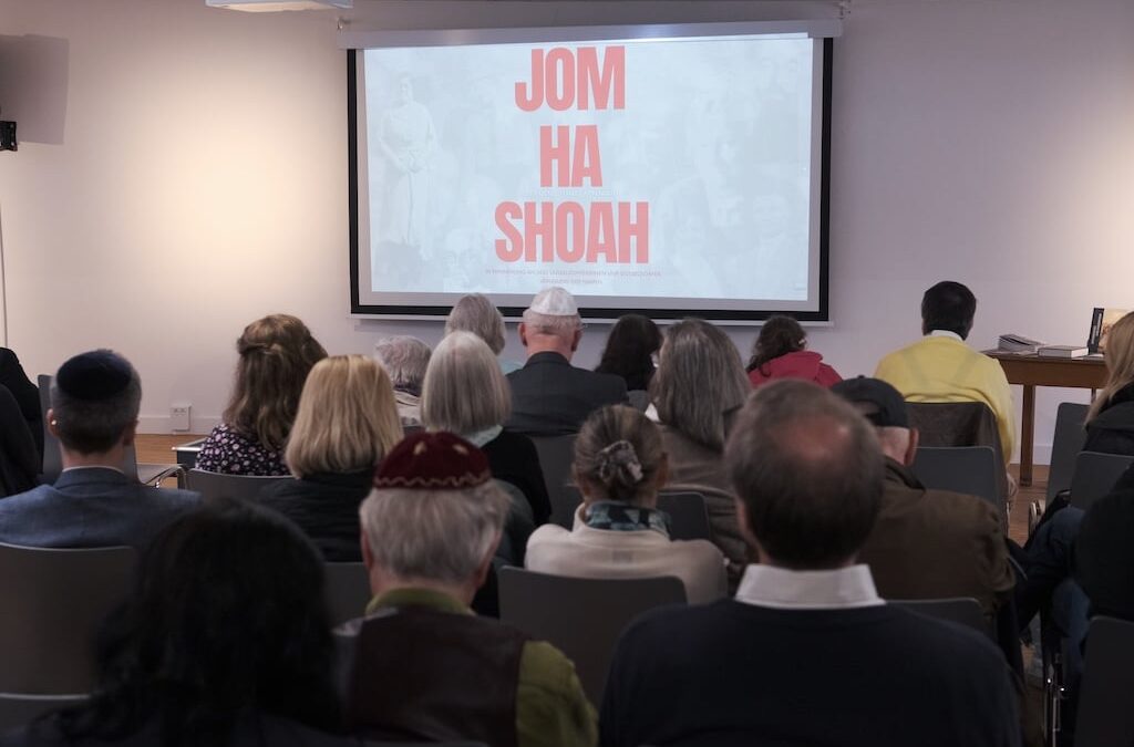 Jom HaShoah 2025: Gedenkveranstaltung in Düsseldorf erinnert an Holocaust-Opfer