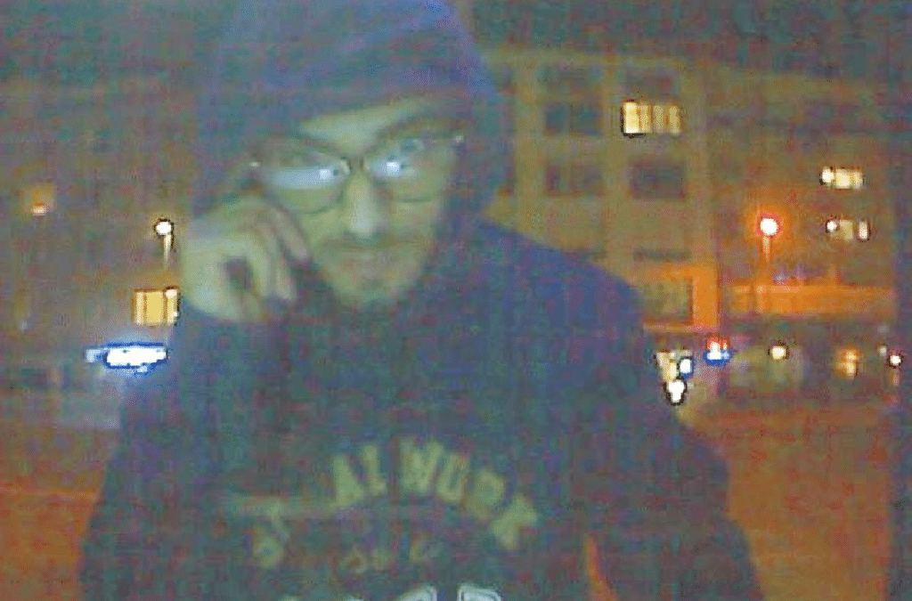 Fahndung nach Trickbetrug: Wer kennt diese mutmaßlichen Geldabheber?