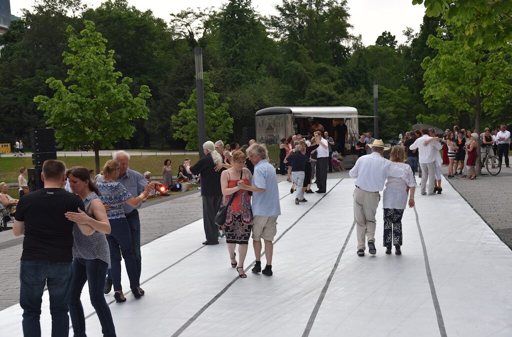 Musik, Kulinarik und Lebensfreude am Kö-Bogen – Sommer 2025