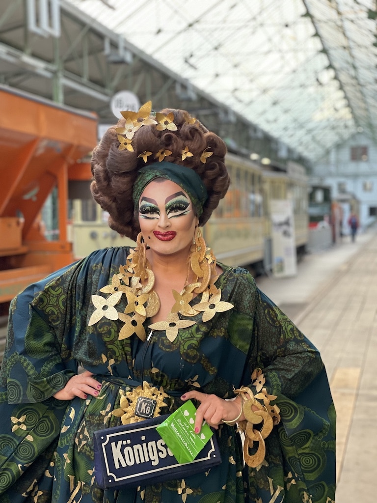 Freifrau von der KÖ im Straßenbahndepot Steinberg © Rheinbahn Düsseldorf Freifrau von der KÖ im Straßenbahndepot Steinberg © Rheinbahn Düsseldorf
