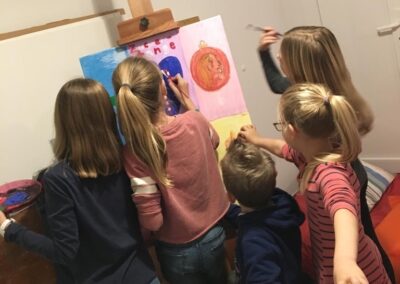 Malschule mit Pinsel und Farbe und viel Fantasie © Anne Müller