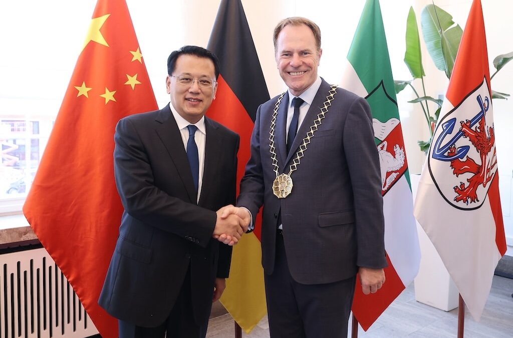 Delegation aus Düsseldorfs chinesischer Partnerstadt Chongqing zu Gast im Rathaus