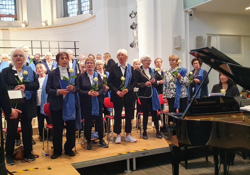 Seniorenchor „Die Spätzünder“ lädt zum Mitsingkonzert in die Johanneskirche ei