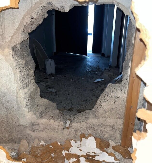 Düsseldorf-Stadtmitte: Spektakulärer Einbruch in Zigarrengeschäft – Täter stemmen Loch in Wand