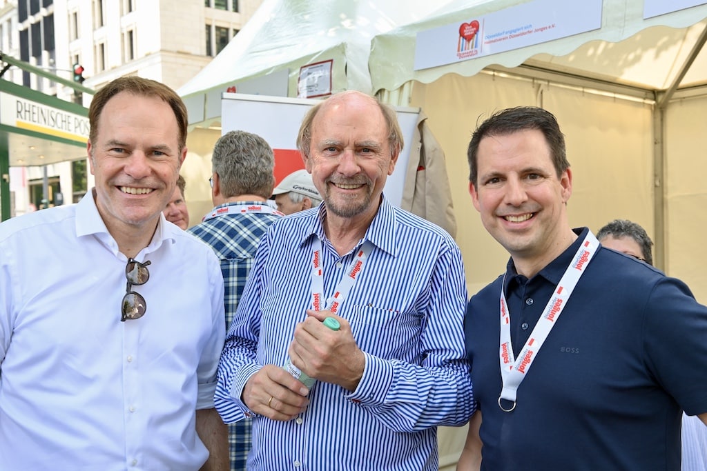 Oberbürgermeister Dr. Stephan Keller auf der Ehrenamtsmesse – am Stand der Düsseldorfer Jonges. © Lokalbüro