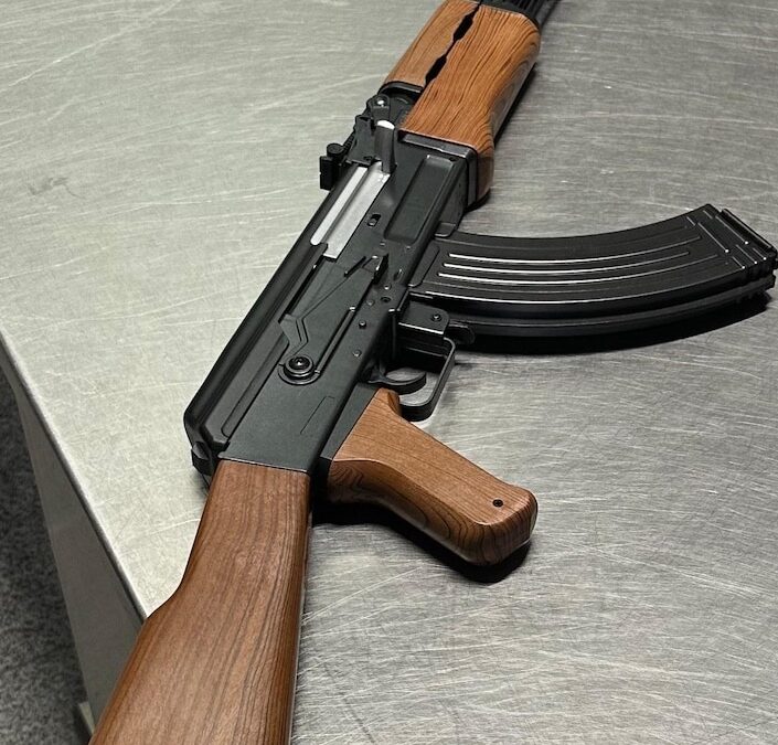 Täuschend echt: Spielzeuggewehr sorgt für Aufsehen beim Zoll