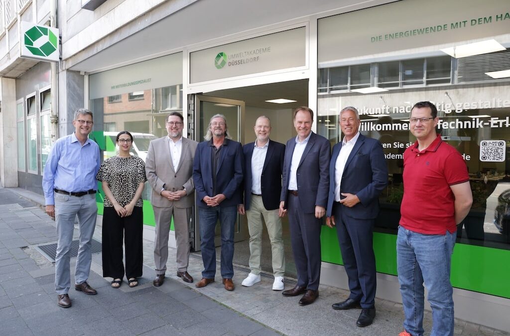 Neue Räumlichkeiten und neue Führung: OB Dr. Keller besucht die Umweltakademie