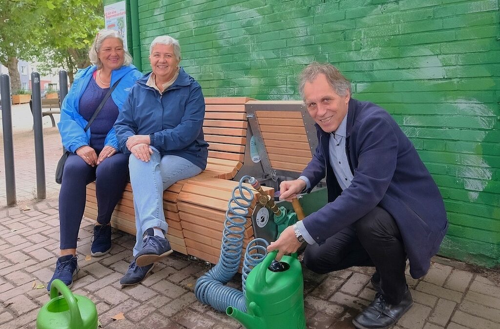 Düsseldorfs erste Regenwasserbank steht auf dem Hermannplatz in Flingern