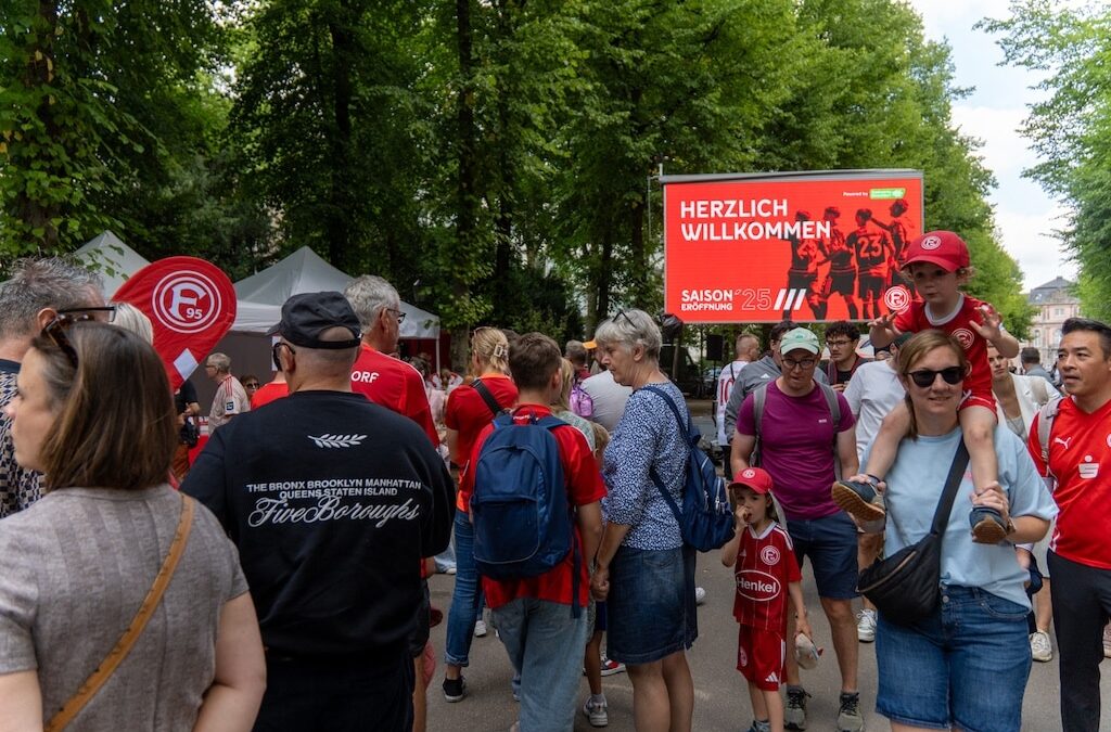 Saisonauftakt im Grünen: Fortuna feierte mit Fans im Hofgarten