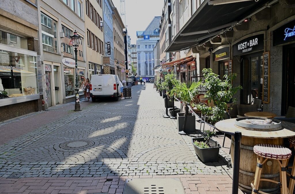 Pflasterarbeiten auf Neustraße und Flinger Straße