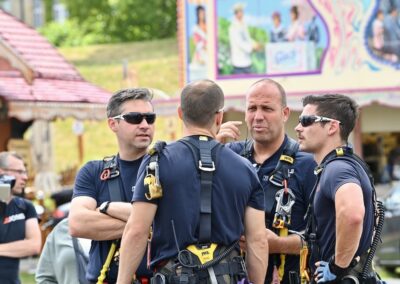 Feuerwehr aus Düsseldorf, Köln und die Werksfeuwehr von Mercdes proben den Ernstfall © Lokalbüro