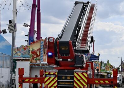 Feuerwehr aus Düsseldorf, Köln und die Werksfeuwehr von Mercdes proben den Ernstfall © Lokalbüro