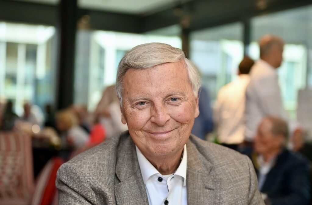 Ein Politiker, der einfach begeistert — Wolfgang Bosbach in Düsseldorf gefeiert