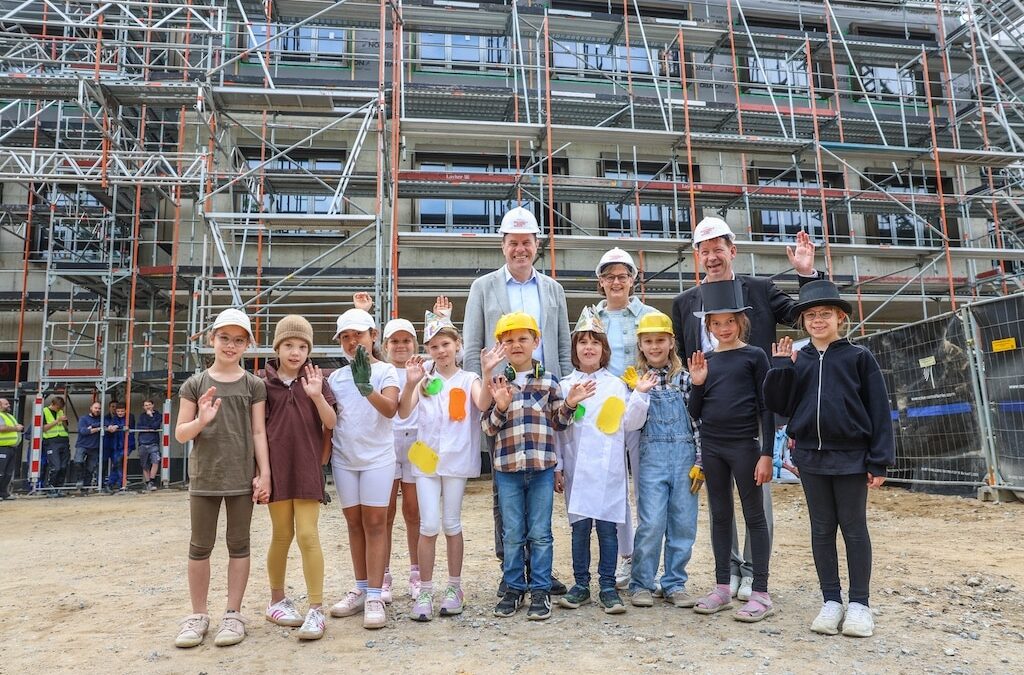 Richtfest an der Carl-Sonnenschein-Grundschule in Unterbach