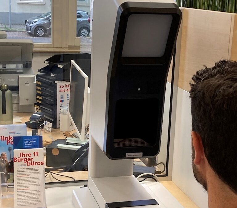 Digitale Passbilder: Lichtbildterminals ab August in allen Bürgerbüros im Einsatz