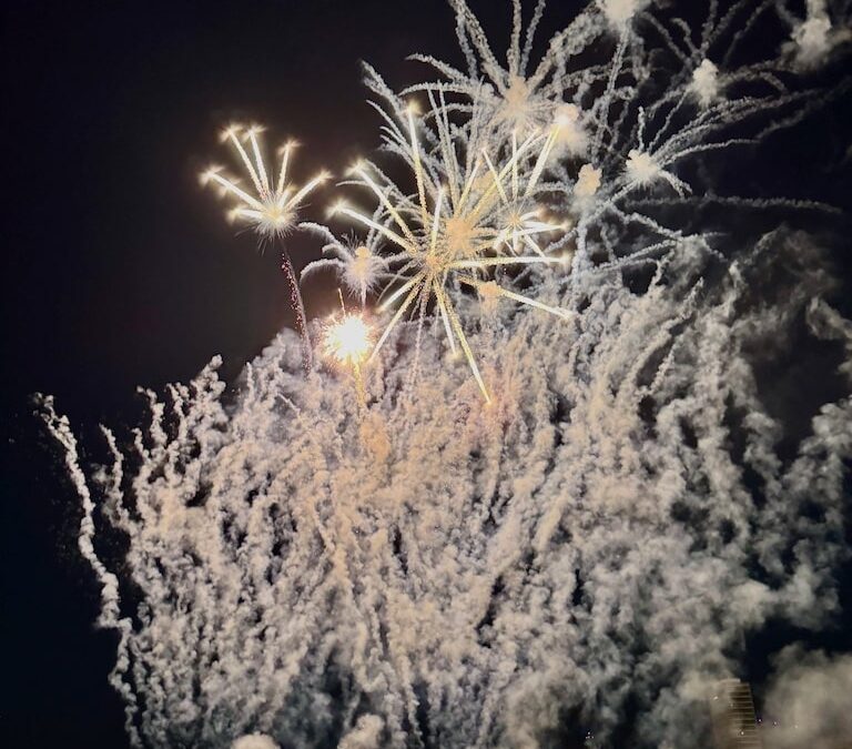 Explosion beim Rheinkirmes-Feuerwerk in Düsseldorf: 19 Verletzte – Ursache noch unklar