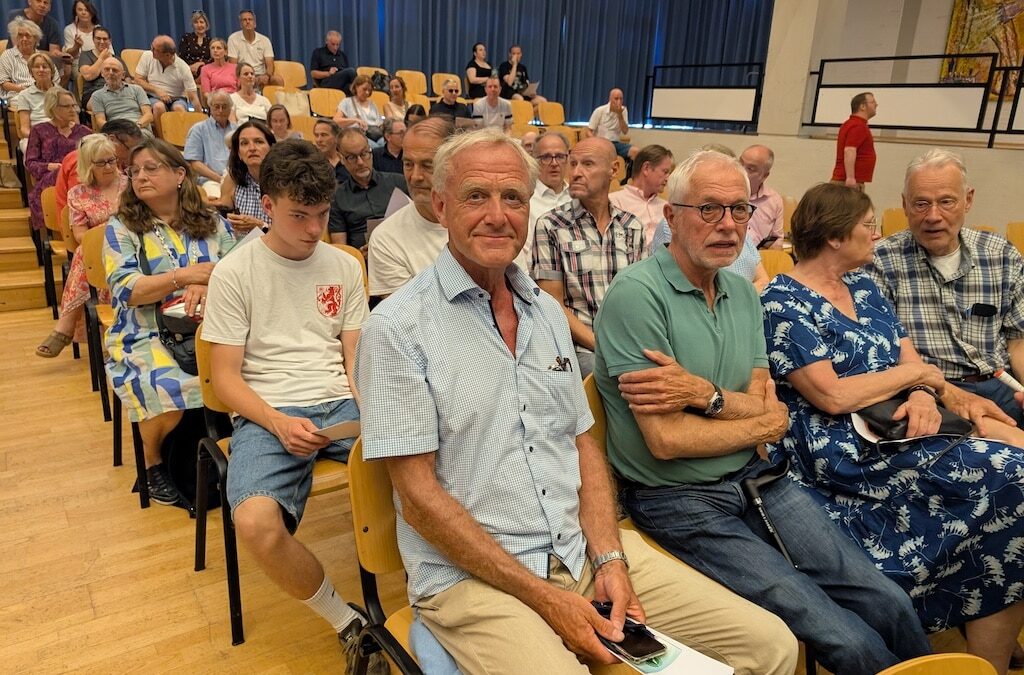 „Podiumsdiskussion im Grünen Norden: Keller verteidigt Bauprojekt – Kandidaten debattieren hitzig über Wohnraum und Umweltschutz“