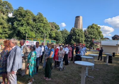 Besucherströme zur Festveranstaltung © Gabriele Schreckeng