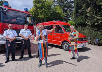 Freiwillige Feuerwehr Angermund weiht Wagen ein © Gabriele Schreckenberg