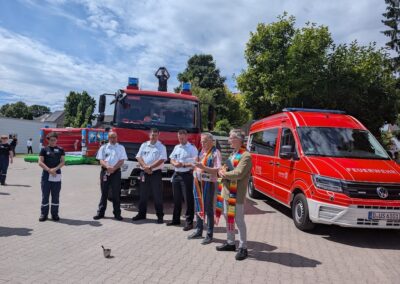 Freiwillige Feuerwehr Angermund weiht Wagen ein © Gabriele Schreckenberg