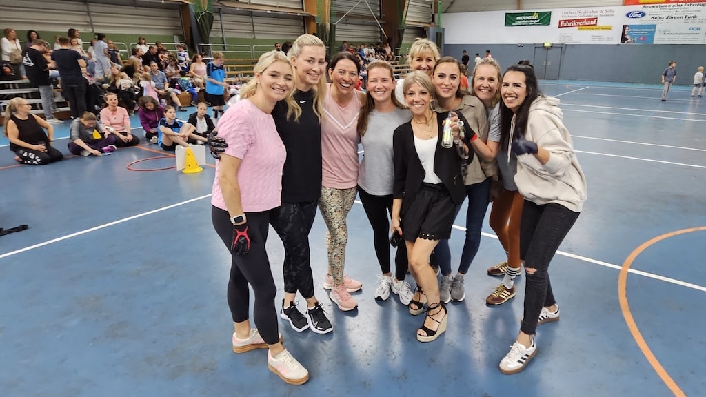 Turn Muttis vom TVA rocken die Bühne