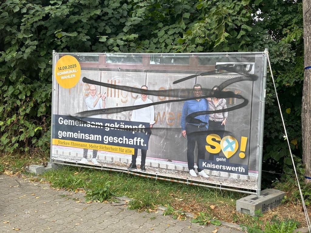 Beschmierte Plakate im Düsseldorfer Norden © CDU Nord