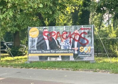 Beschmierte Plakate im Düsseldorfer Norden © CDU Nord