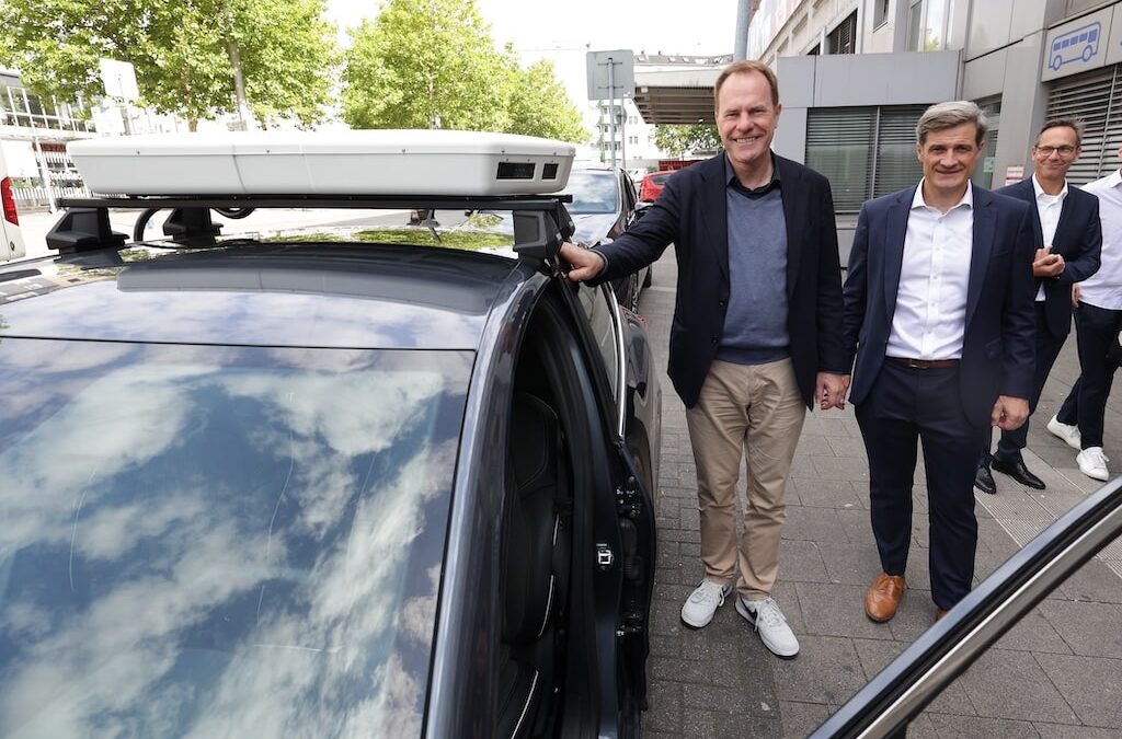 Für freie Radwege: Stadt testet Scanfahrzeug zur Erfassung von Falschparkern