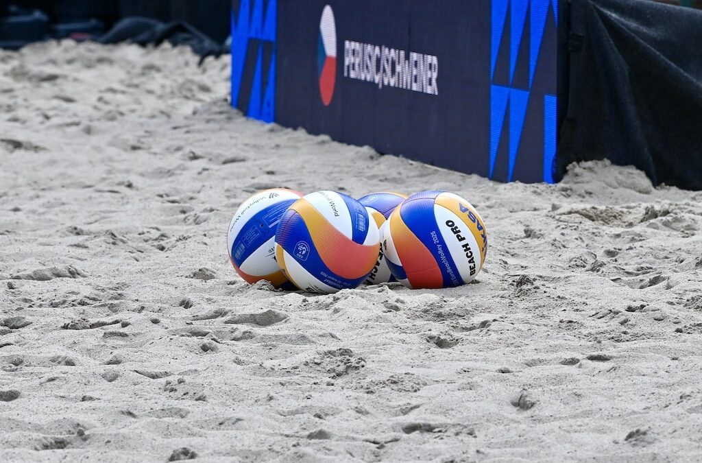 Beach-EM Tag 2: Sieben deutsche Duos im Achtelfinale – packende Spiele im Regen von Düsseldorf