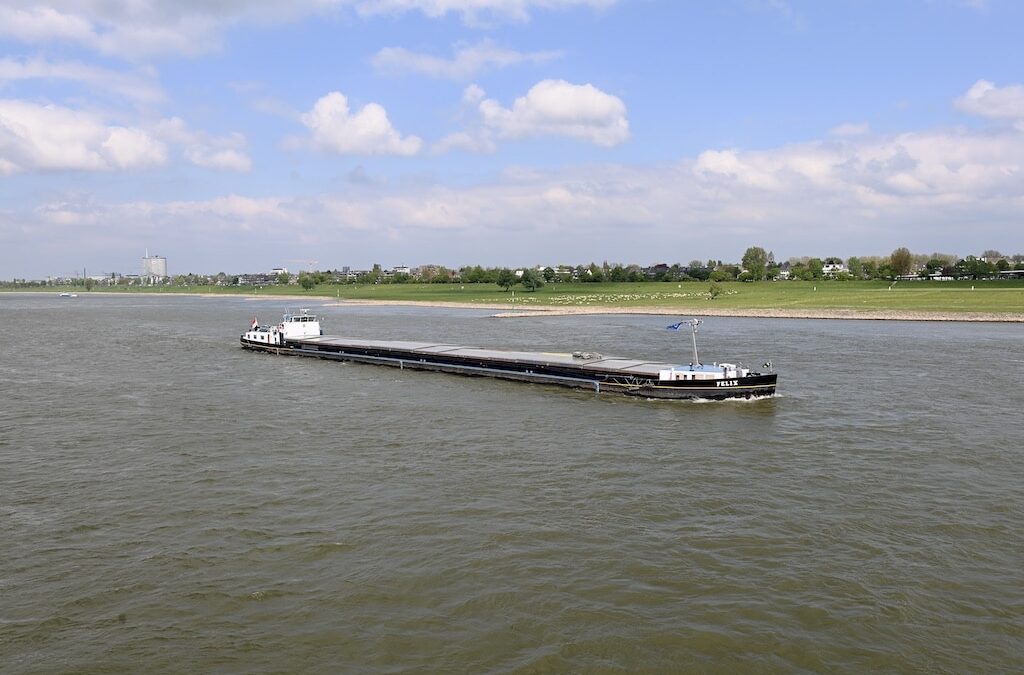 „Ab morgen: Baden im Rhein in Düsseldorf verboten – Bußgelder bis 1.000 Euro“