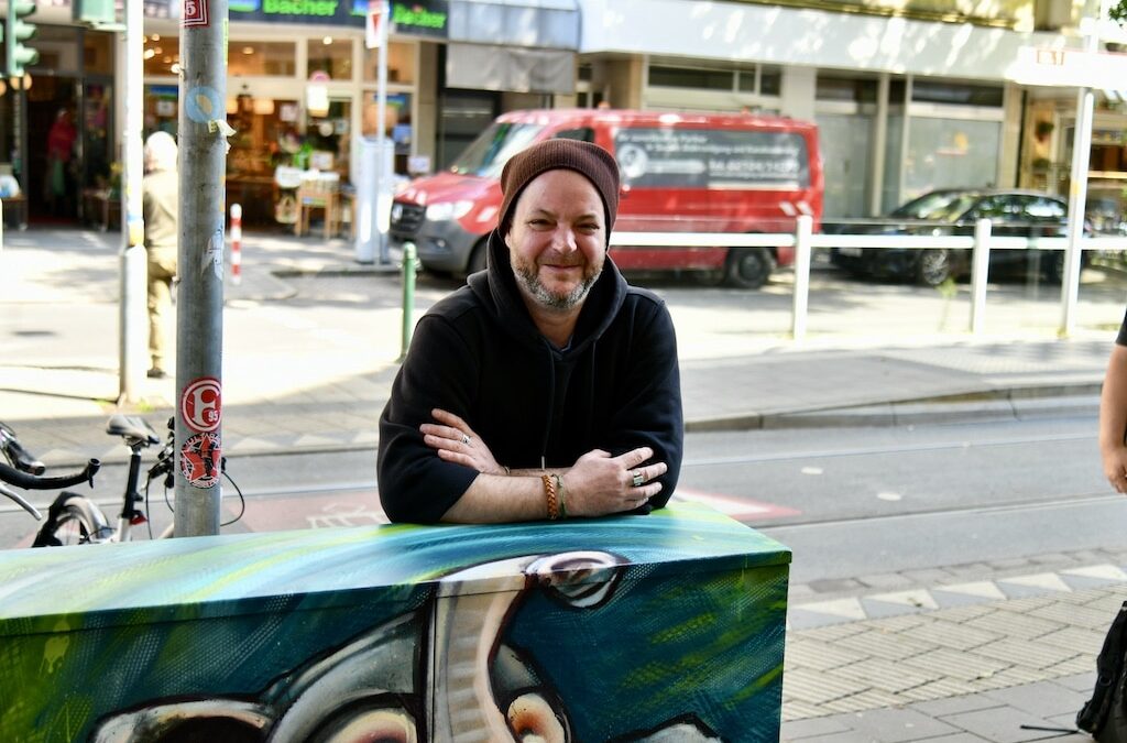 Farbenfroher Neustart in der Rethelstraße: Stromkästen im Zooviertel erhielten kreatives Make‑over