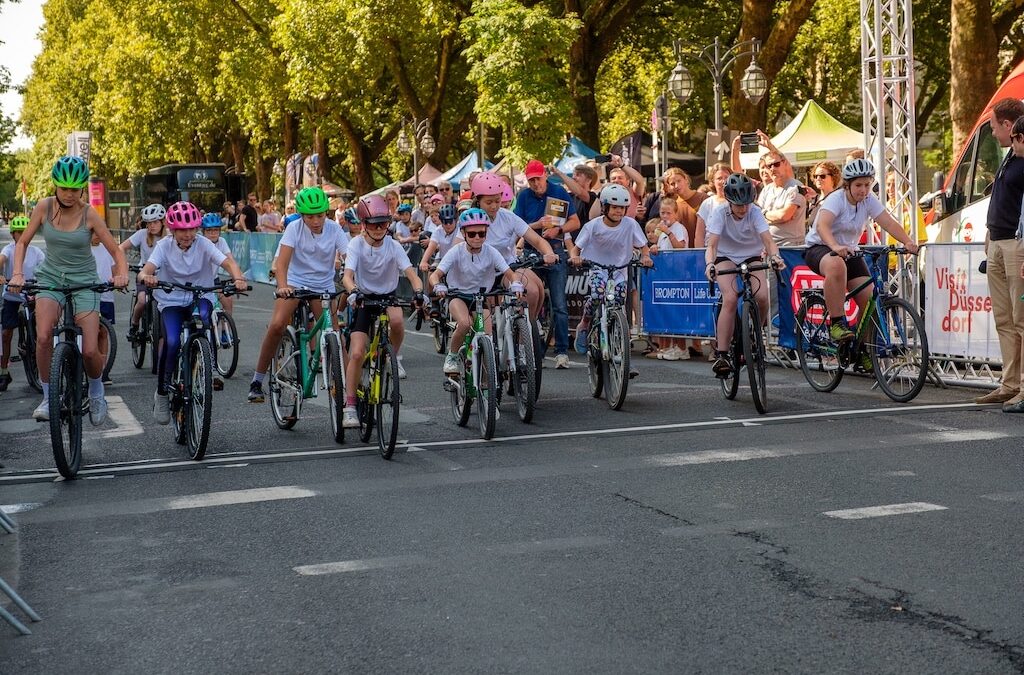 Kinderradwettbewerb Petit Départ: Großes Finale beim Rennen “Rund um die Kö”