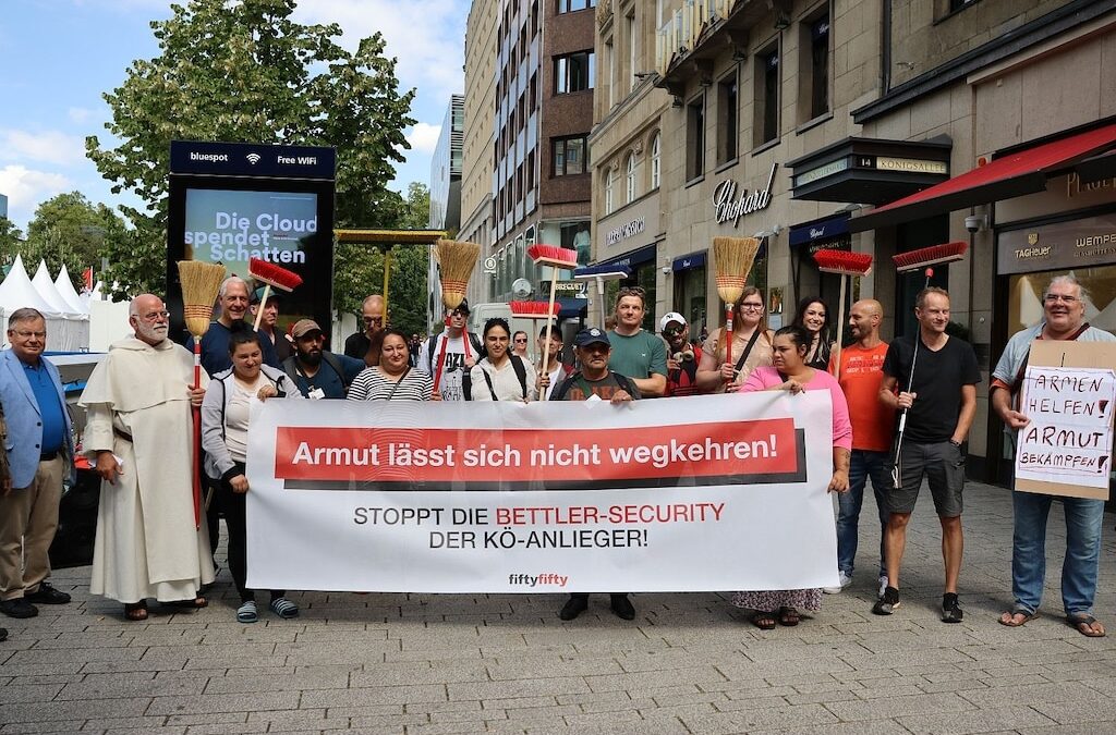 Protest auf der Königsallee: Streit um Verdrängung obdachloser Menschen