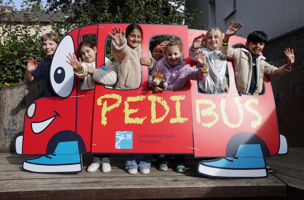 Zu-Fuß-zur-Schule: Düsseldorfer Grundschulen für Engagement ausgezeichnet