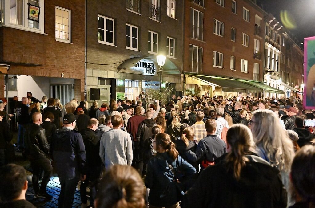 Die Toten Hosen kehren in den Ratinger Hof zurück – Konzert auch auf der Straße gefeiert