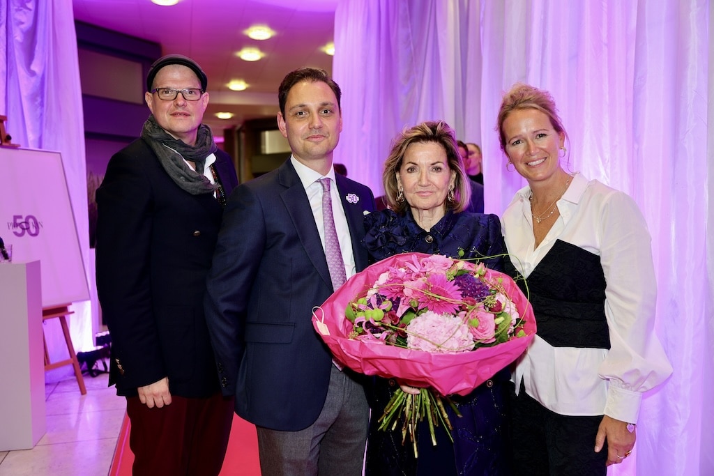 vlnr Designer Hawe Klein, Philippo Okan, Helga Okan, Atelierleiterin Mirjam Zwick ©  Uwe Erensmann 