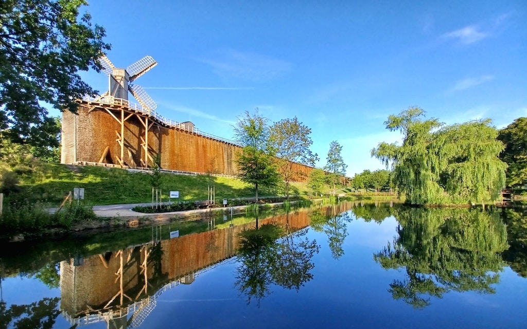 Kahnteich mit Sonne und Wolken © Hans-Peter Fröbel Kahnteich mit Sonne und Wolken © Hans-Peter Fröbel