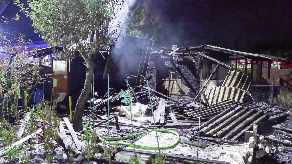 Brand in Kleingartenanlage – Eine Person verletzt