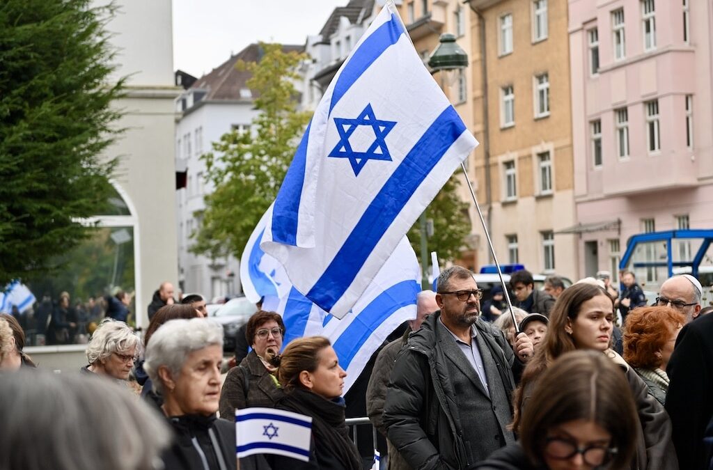 Düsseldorf erinnert an die Opfer des 7. Oktober – Zeichen gegen Antisemitismus