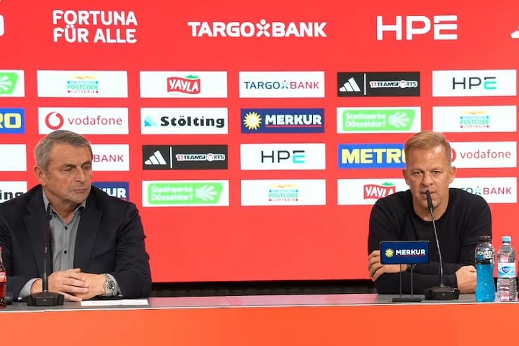 Sportvorstand Klaus Allofs (links) stellte im Rahmen einer Pressekonferenz am Montagmittag (6.10.) Markus Anfang als neuen Trainer des Profiteams von Fortuna Düsseldorf vor, Foto: Screenshot PK F95 am 6.10.2025 über youtube