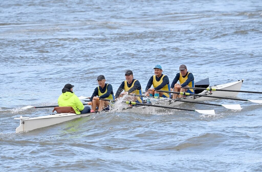 Ruderer trotzen Sturmtief beim Rheinmarathon